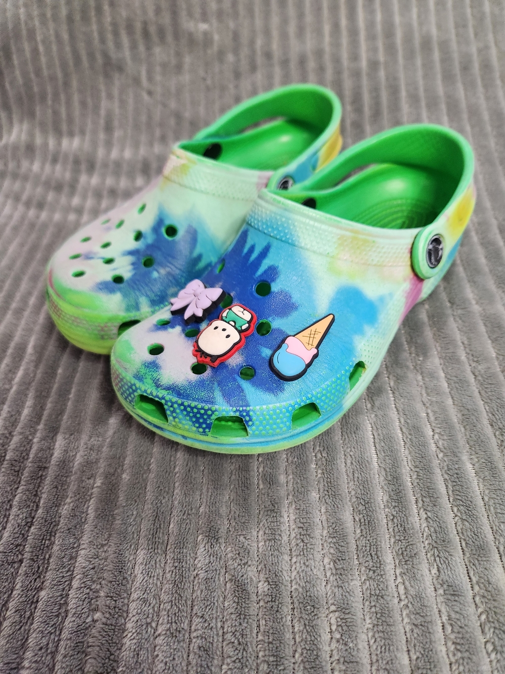 Crocs Kids’ Classic Colorful Tie-Dye Graphic Crocs PreOwned Size J 1